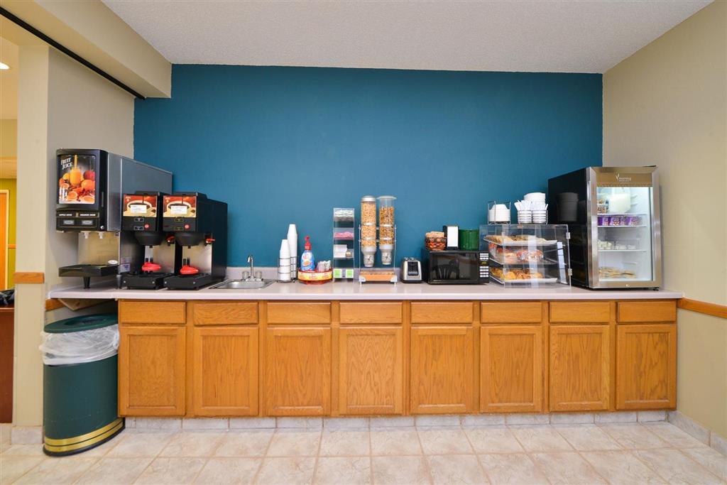 Regency Inn Geneseo Il I-80 Restaurant photo