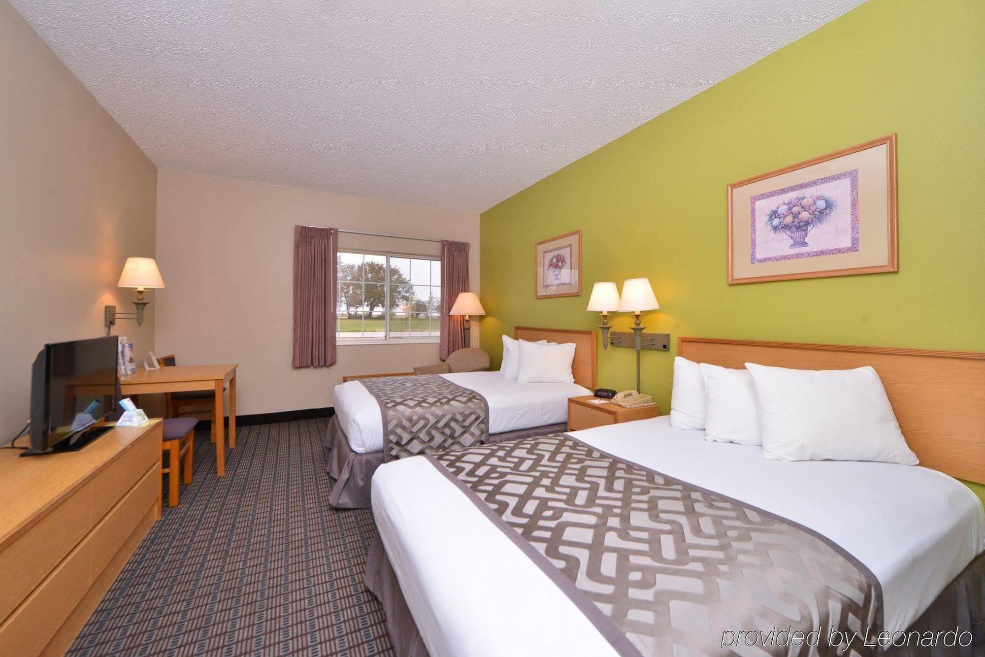Regency Inn Geneseo Il I-80 Exterior photo