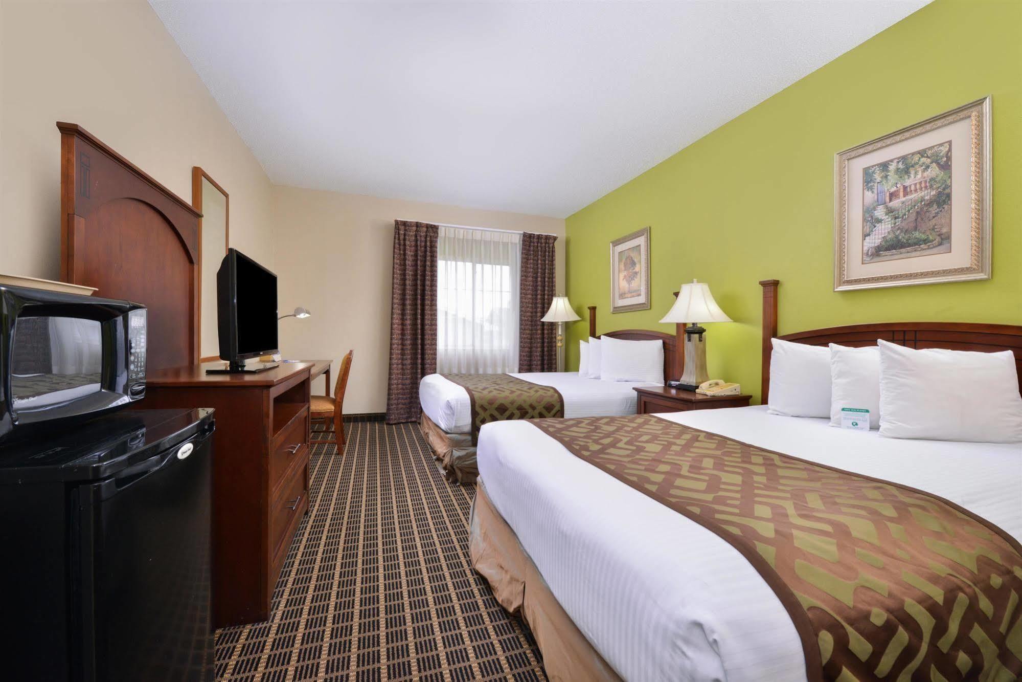 Regency Inn Geneseo Il I-80 Exterior photo