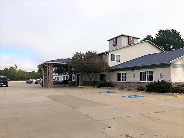 Regency Inn Geneseo Il I-80 Exterior photo